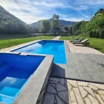 California Villa Rezine